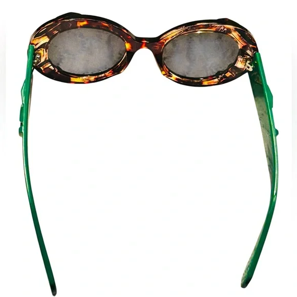 Sassy Jones Tortoiseshell Sunglass - Picture 2 of 3